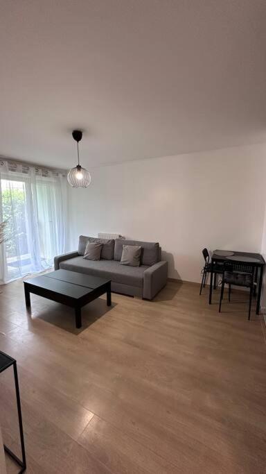 Appartement A Fleury-Merogis Proche De Paris Luaran gambar