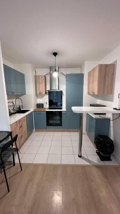 Appartement A Fleury-Merogis Proche De Paris Luaran gambar