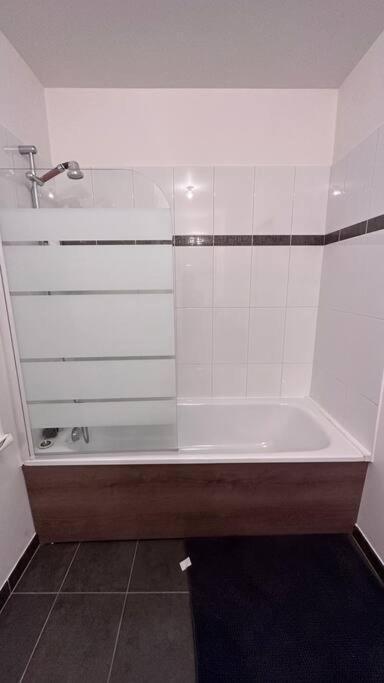 Appartement A Fleury-Merogis Proche De Paris Luaran gambar